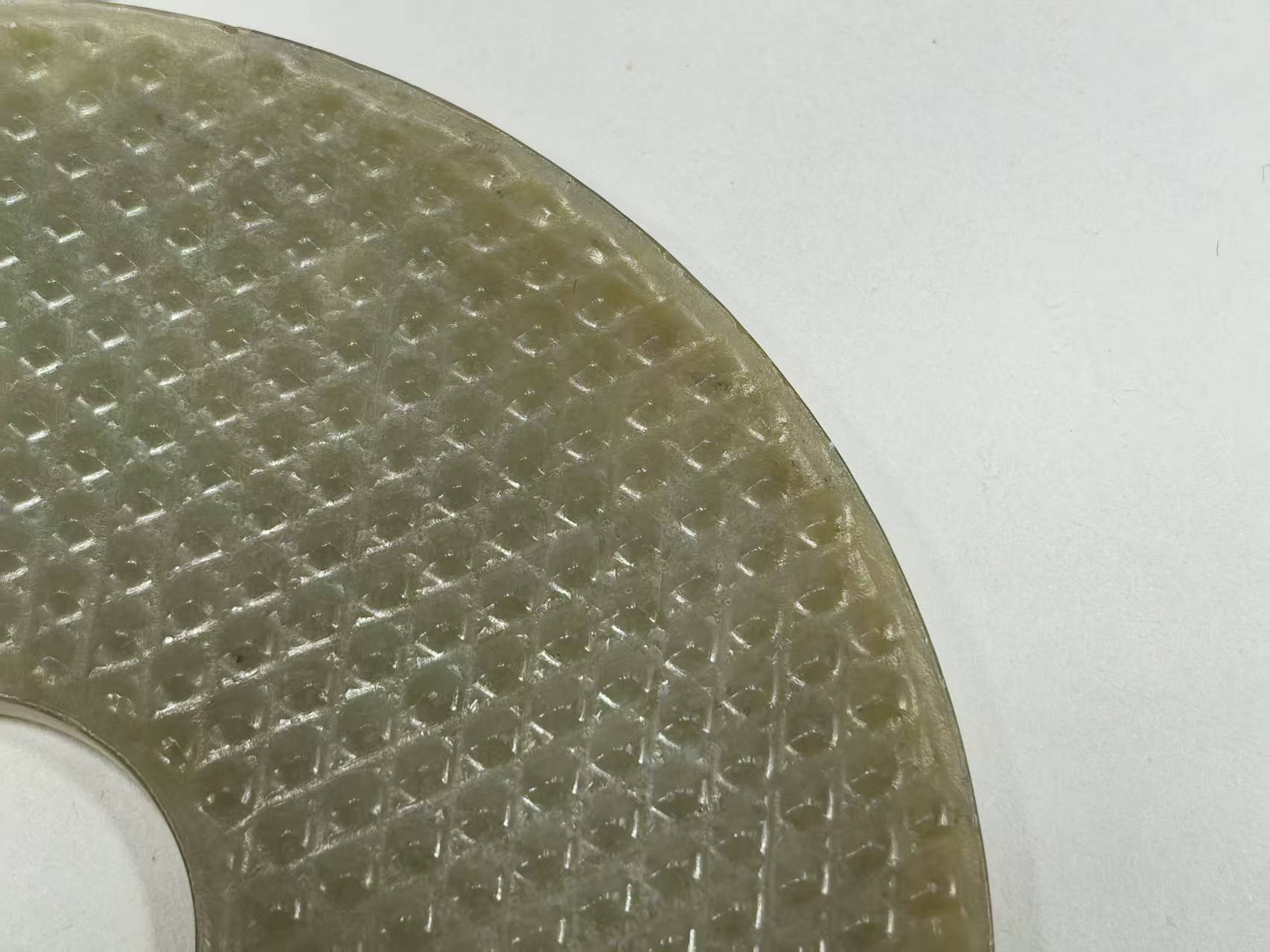 战国末期乳钉纹玉璧:承载千年礼制精神的文物瑰宝