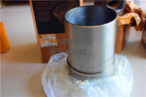 卡特彼勒发动机有缸套的好还是无缸套的好