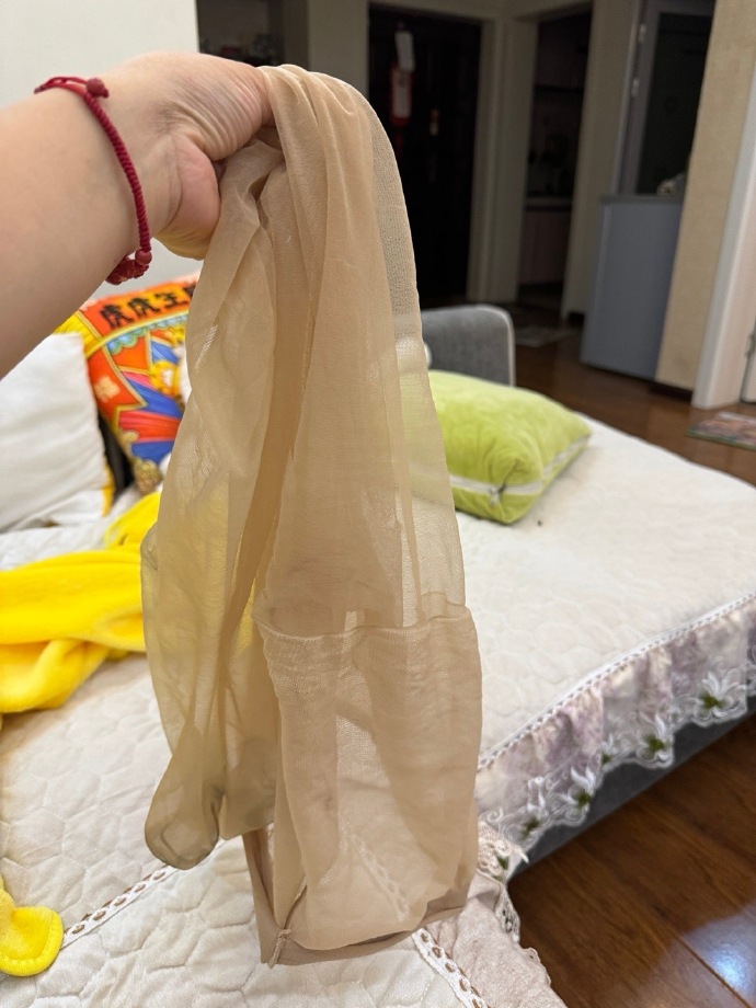 女人不穿的旧丝袜,会怎么处理?