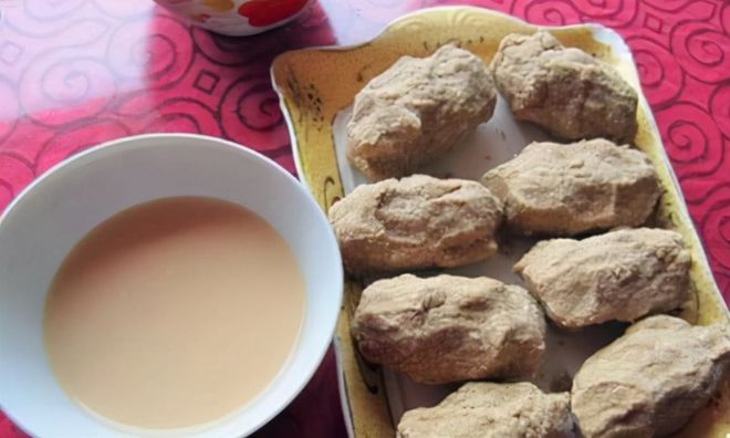 探秘西藏美食:青稞糌粑的制作与风味