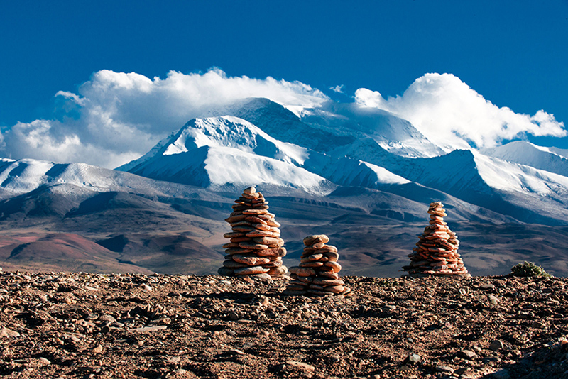 玛尼堆:藏传佛教的文化密码,凝结了信徒内心的祈愿