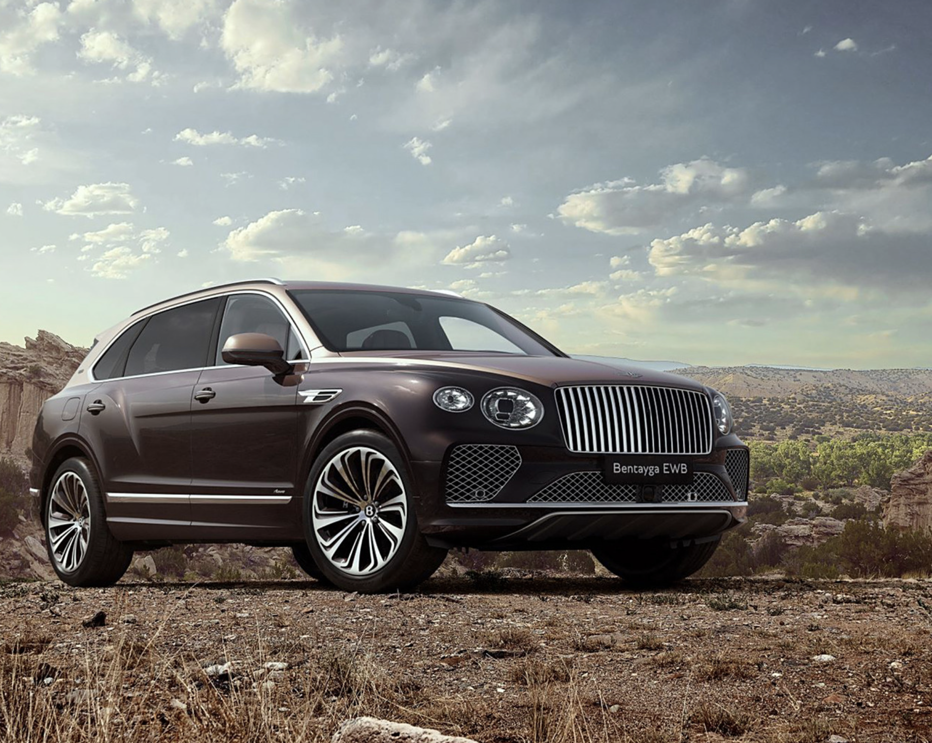 宾利添越限量版,车长5305mm,搭载v8双涡轮发动机,再现经典旅程