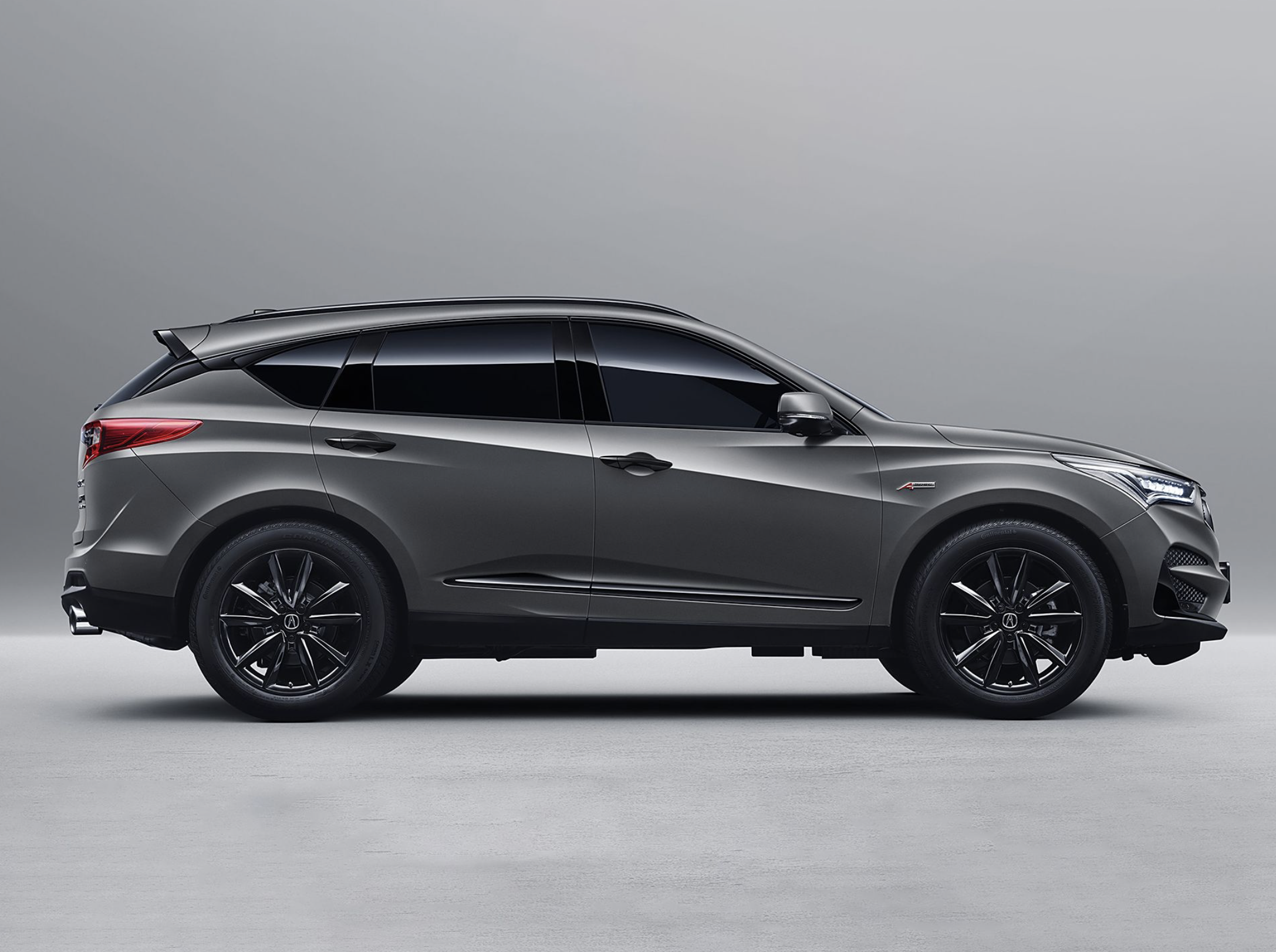 日系豪华suv,车长4752mm,2.0t高功率 超级四驱,还有10at变速箱