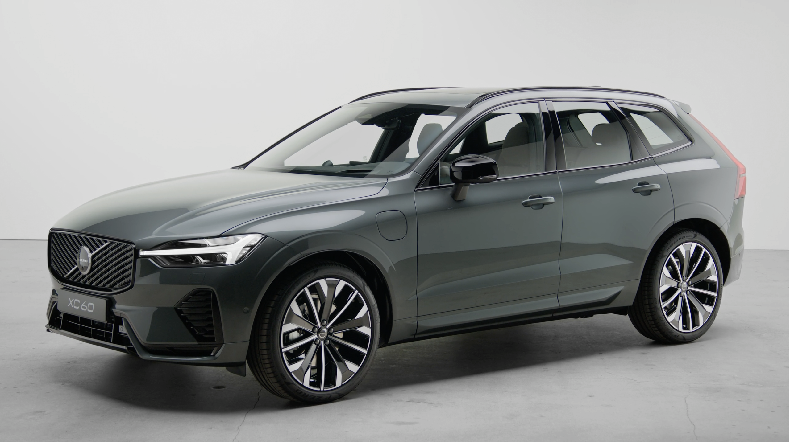 沃尔沃跨界车型,车长4708mm,北欧高冷风格设计,还提供多套动力