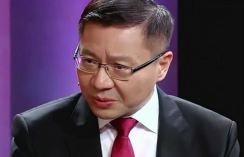 实事不准求是?从永居证到国外买地购房,张维为又疑执教野鸡大学