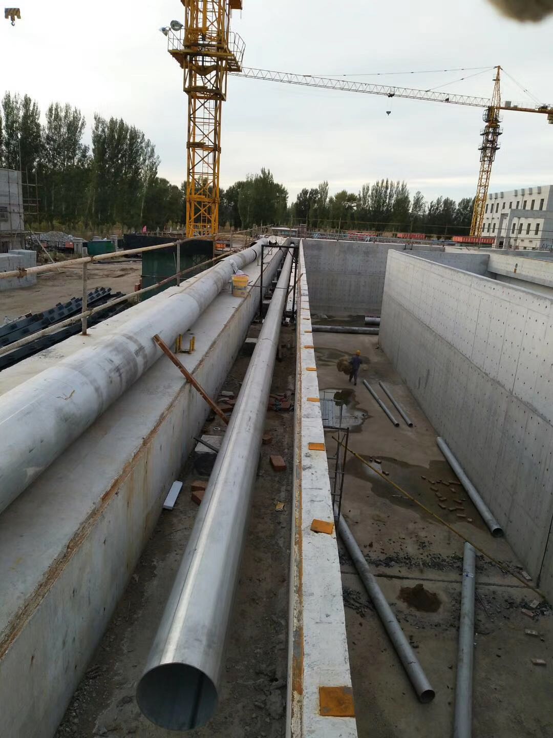 水池止水带漏水修缮案例 污水池伸缩缝漏水堵漏维修