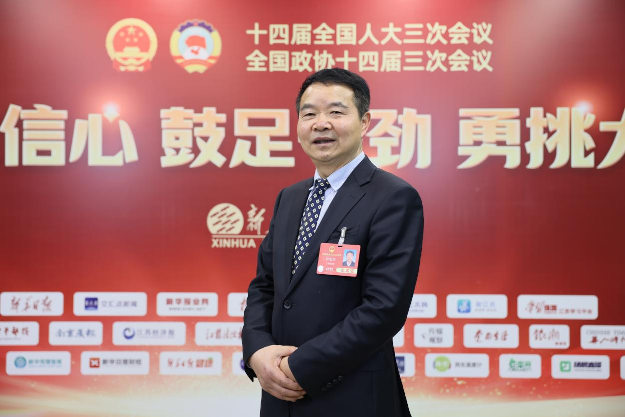 全国人大代表欧阳华:以文化为笔 绘就乡村振兴白塔画卷