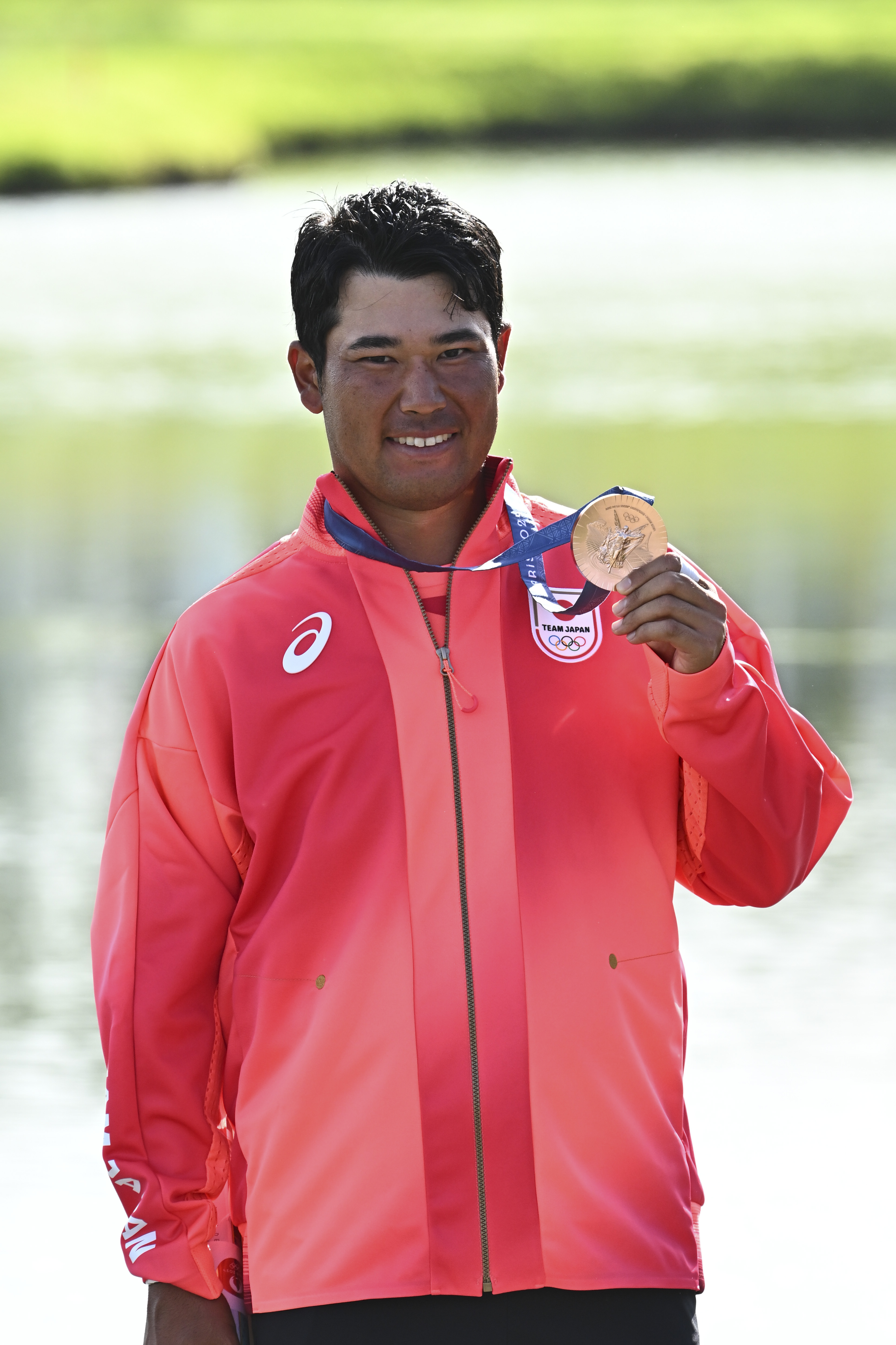 松山英树从奥运赛场归来时遇窃,铜牌没丢