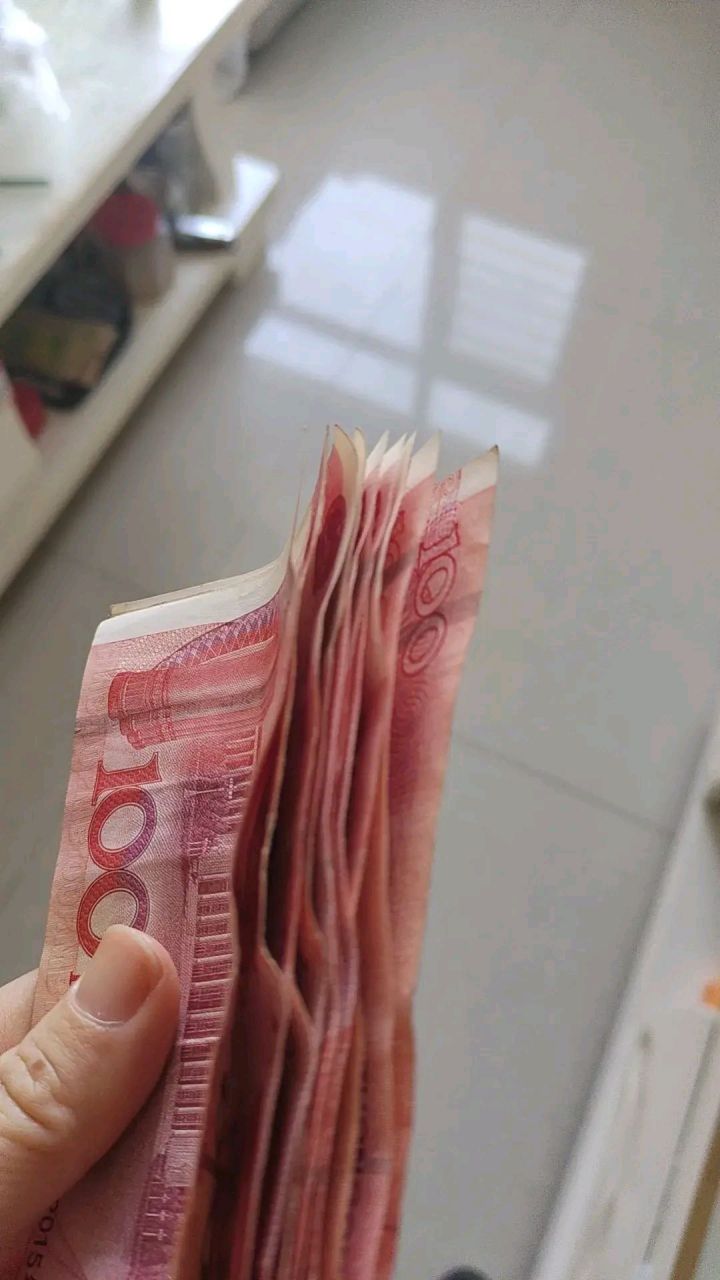 别人有5000块钱,啊,真多, 67自己有5000,怎么才这么一点点.