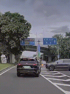 理想车主被骂上热搜:乱停乱开的是“显眼包”,还是被人下了套?-有驾 理想车主被骂上热搜:乱停乱开的是“显眼包”,还是被人下了套?-有驾