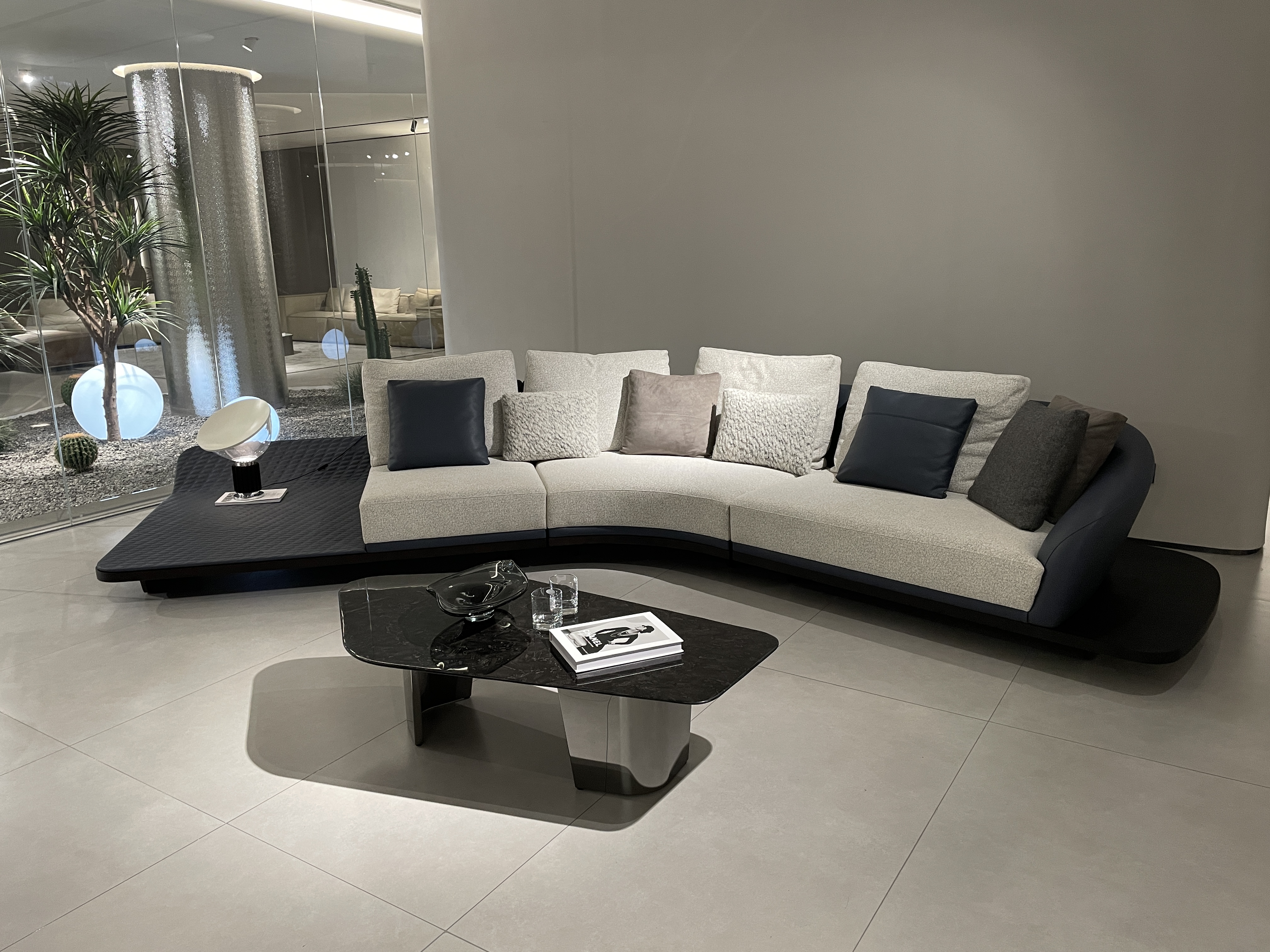 意式极简家具,以其简约而不失格调的独特魅力,在全球范围内赢得了广泛