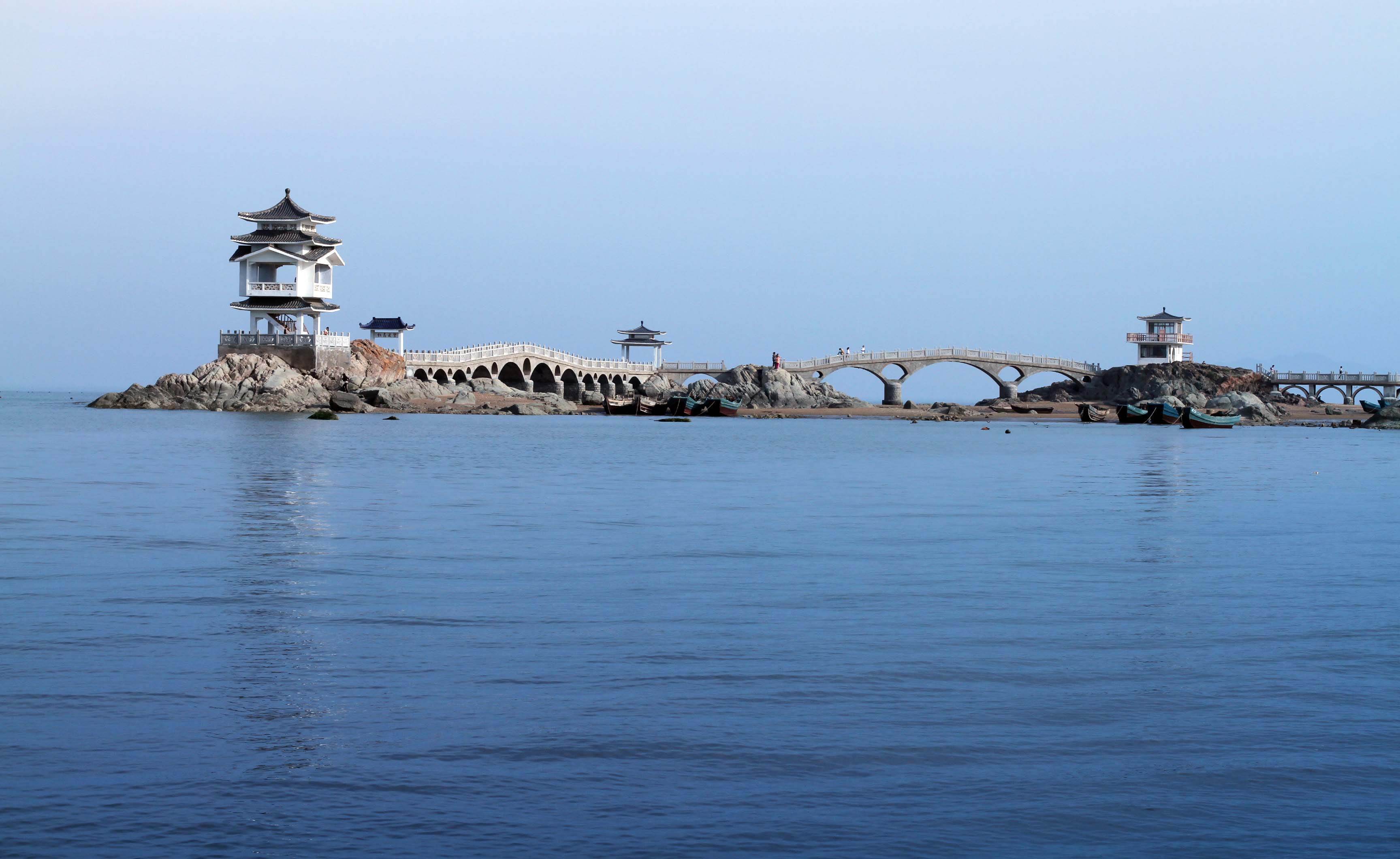 突然才发现,葫芦岛市的人太谦虚了,居然说葫芦岛是"小地方"