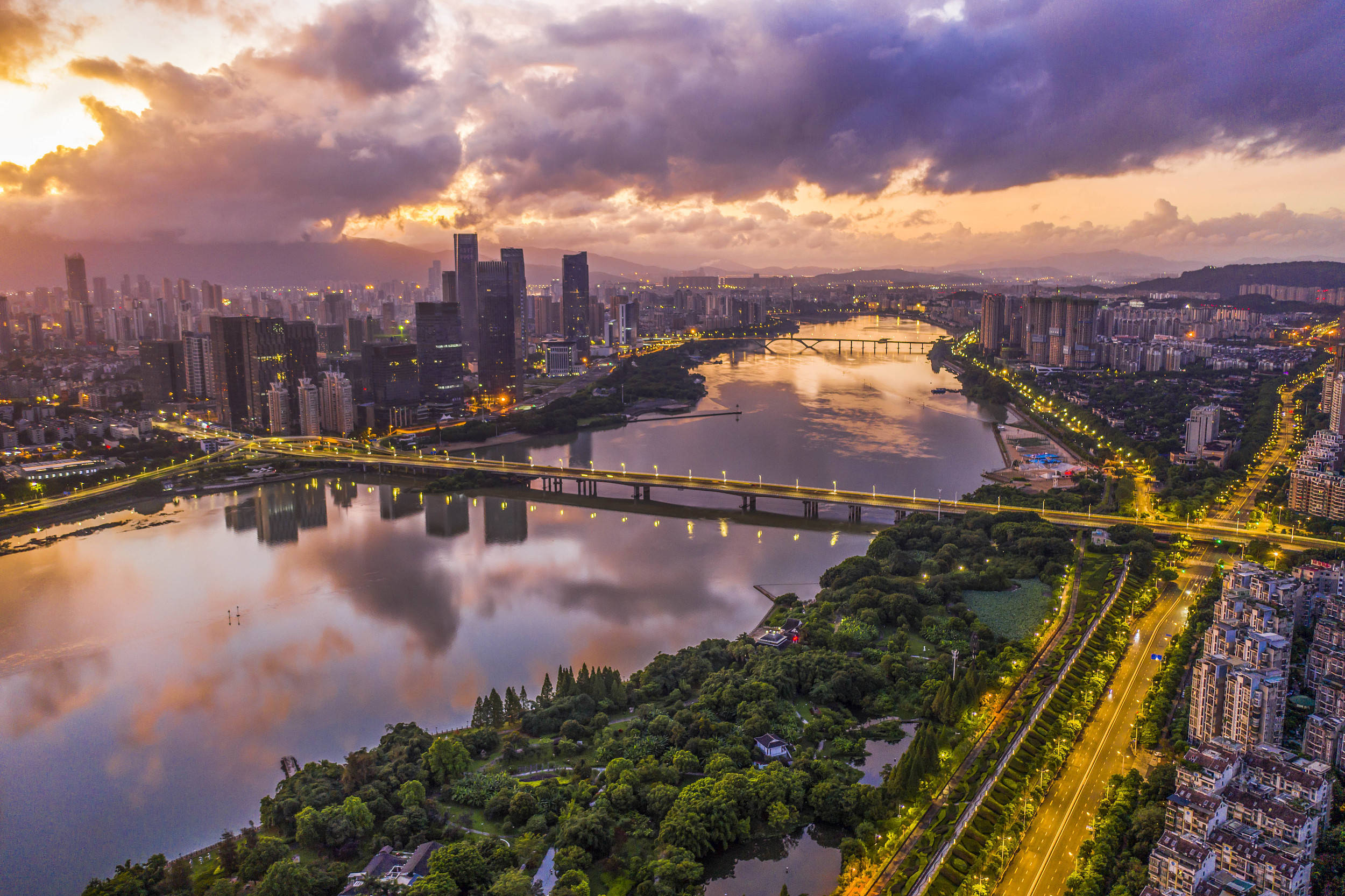 福州,这座历史悠久而又充满活力的城市,以其独特的文化底蕴和丰富的