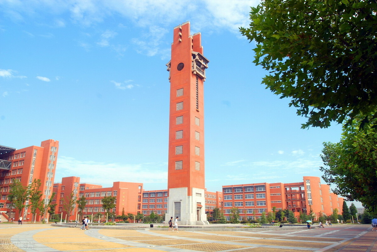 郑州大学主校区图片