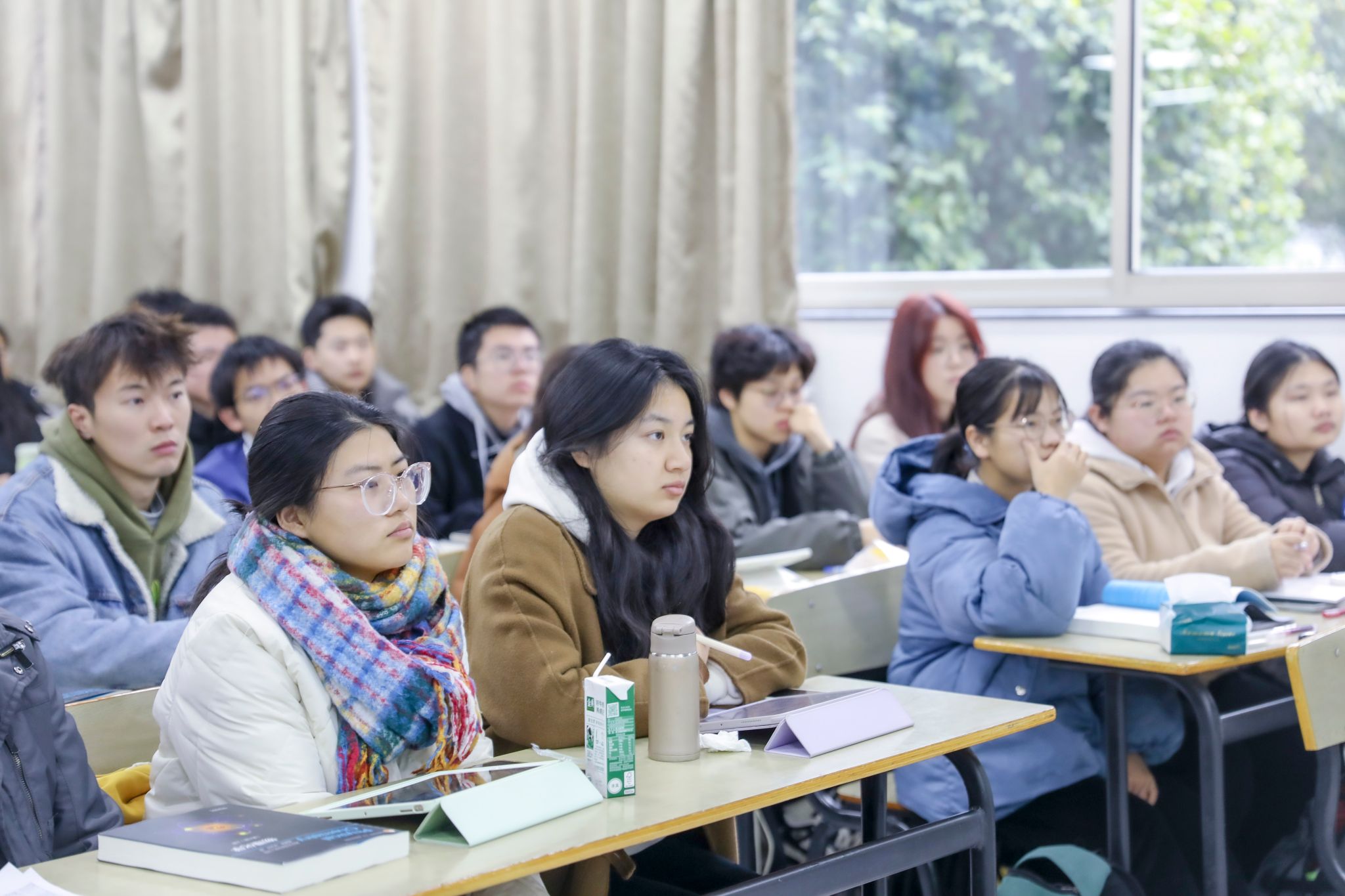 大学教室照片实拍图片