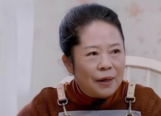 杨迪亲生妹妹结婚时,随了8888元份子,母亲转头就骂他