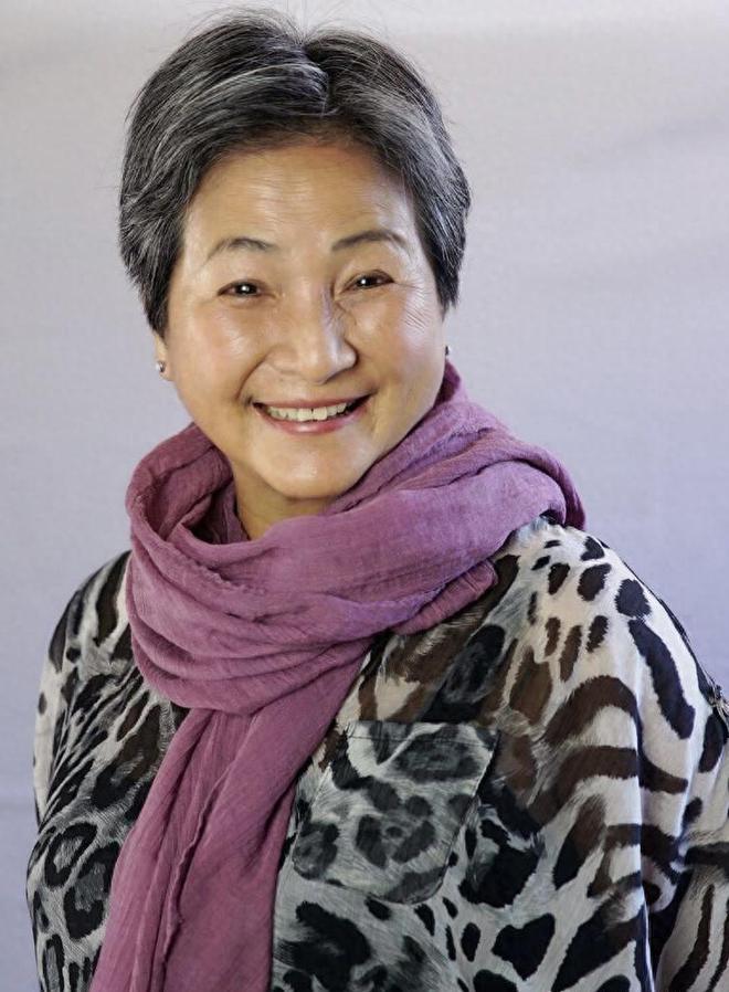 突然!华夫人扮演者郑佩佩去世!