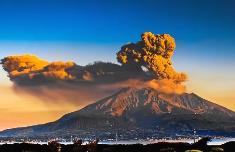 世界上最活跃的火山图片