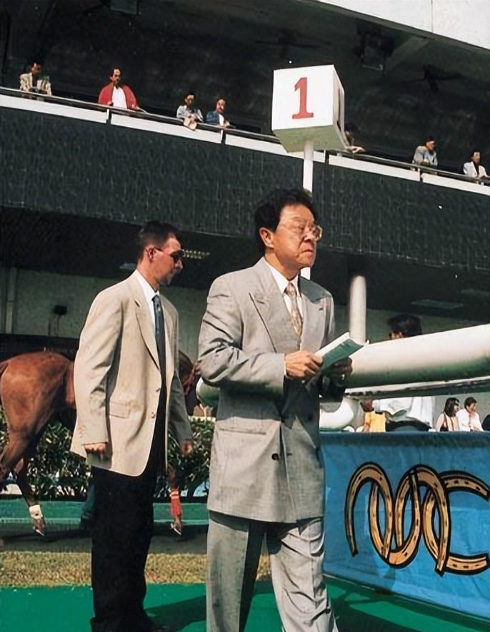 演半生配角董骠,葬礼上成龙张学友扶灵,4妻7个孩子平坐不争遗产