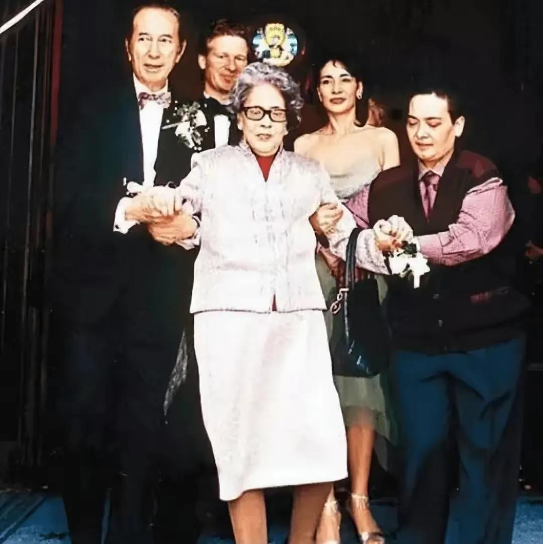赌王何鸿燊有17个子女,与李连杰老婆传绯闻,何超琼是他的骄傲!