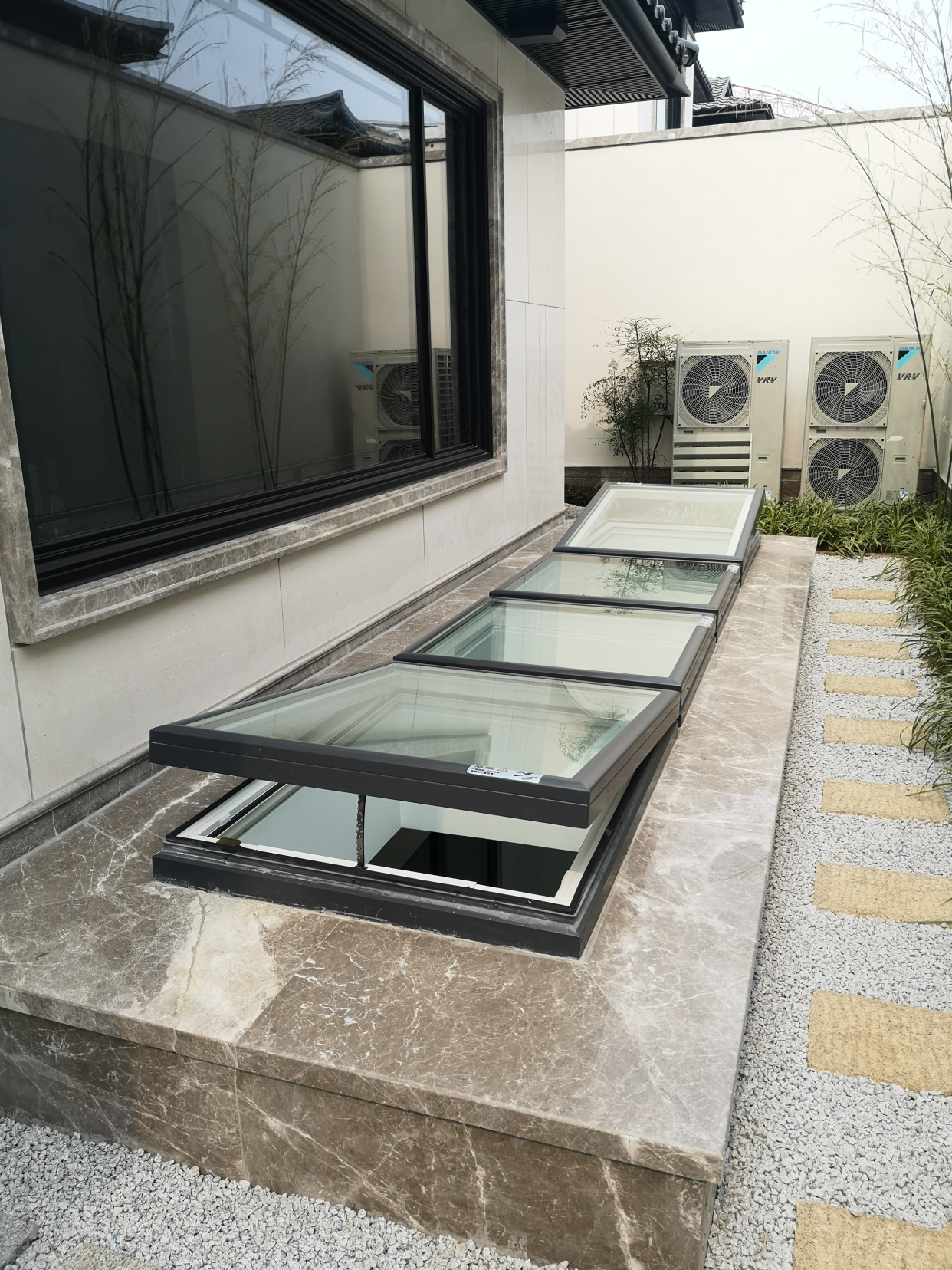 智能电动天窗控制系统示意图