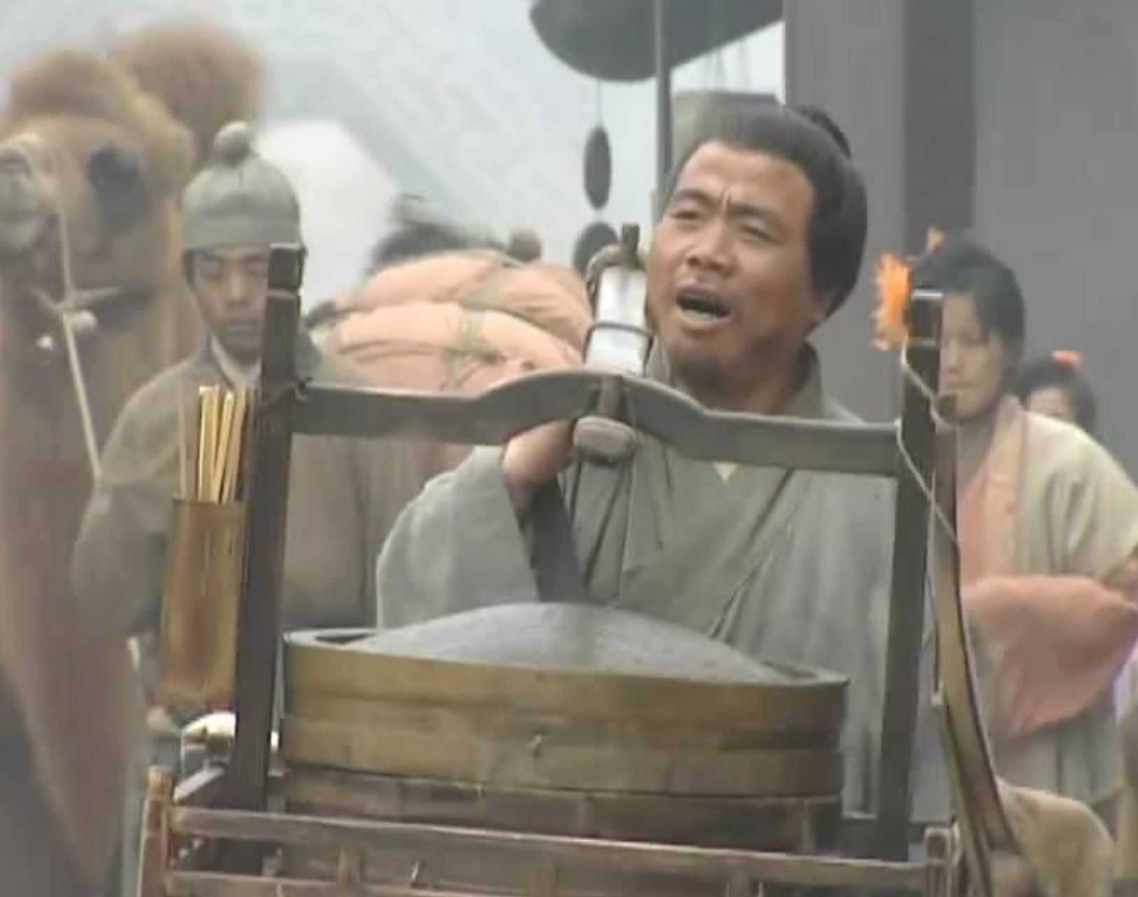 武大郎真的穷吗?算完他卖炊饼的收入,才明白潘金莲为什么看不上他