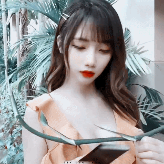 宋昕冉美丽比基尼自拍真的好好看满满的胶原蛋白