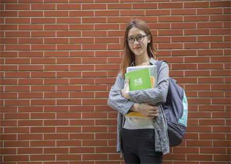 大连财经学院美女图片