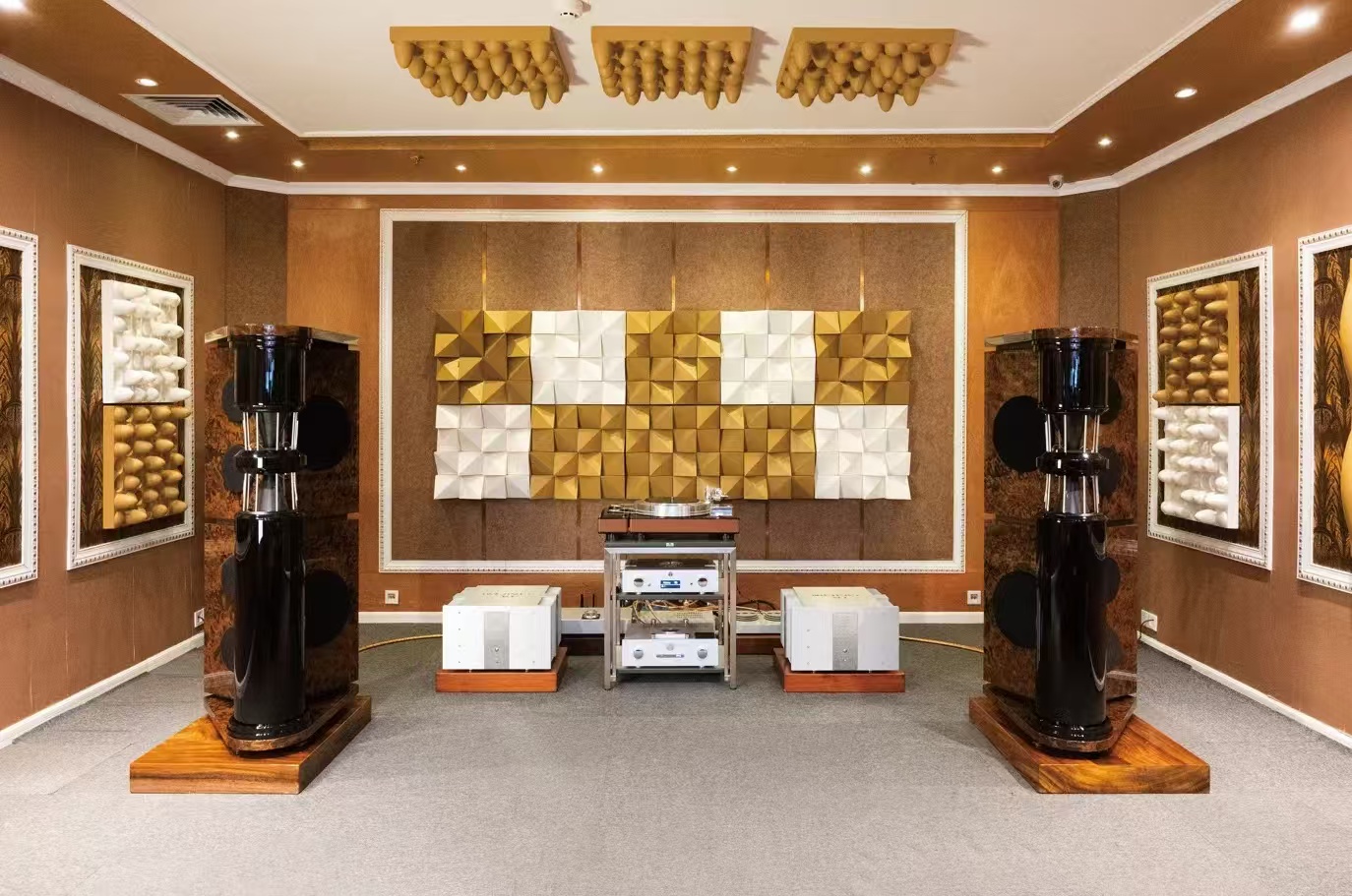 音响怎么出好声音,优迈智影告诉您音箱摆位与声学优化很重要!
