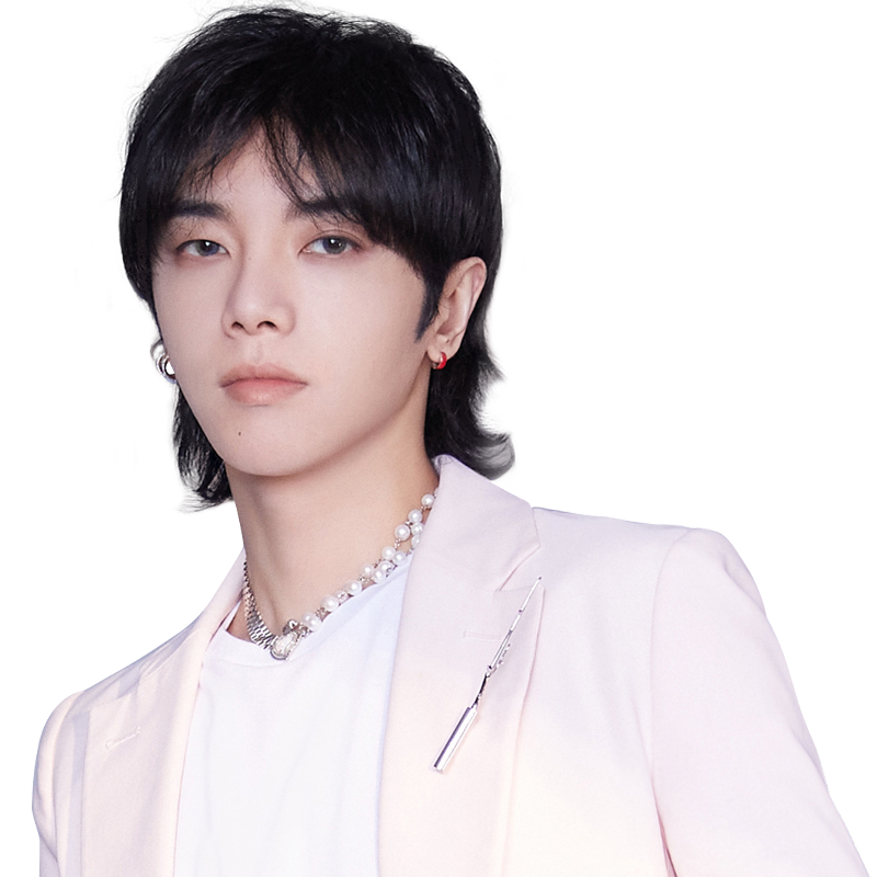 华晨宇街头买单暖心举动,烤鱼店偶遇粉丝被惊喜买单体验如何?