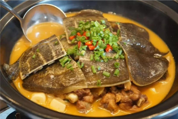 红烧甲鱼,口感独特,营养丰富,成为了众多美食爱好者钟爱的佳肴