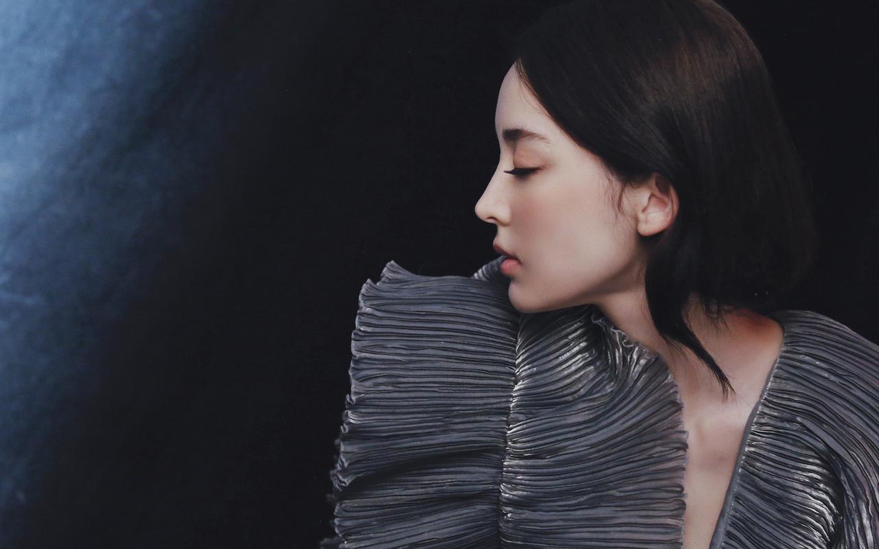 古力娜扎的美照# 古力娜扎侧颜完美,融合中西美学