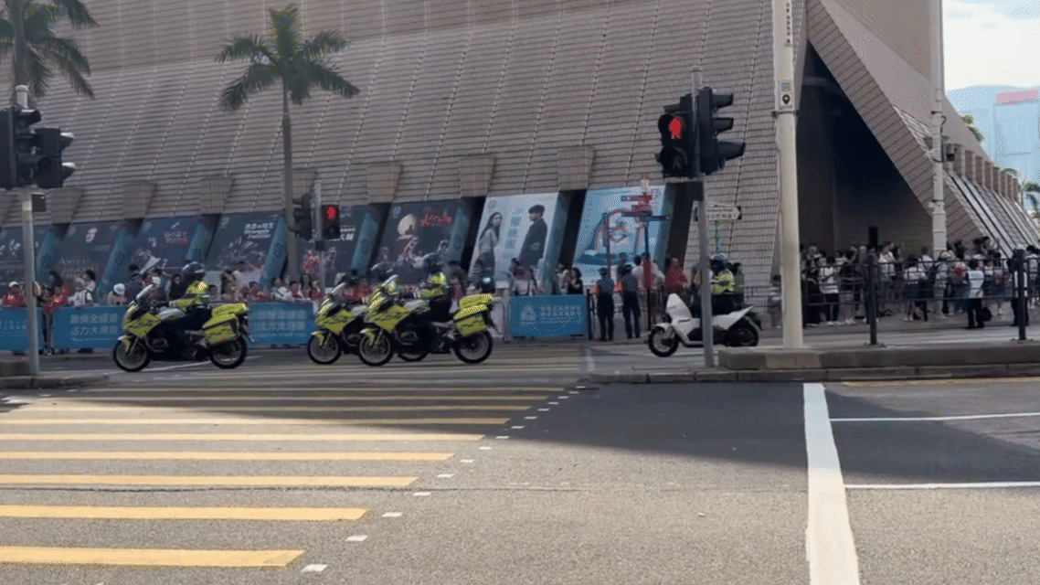 能入全运会的港警护航编队，能和宝马1250 RT共同执勤，虔途01这款国产电摩不简单-有驾