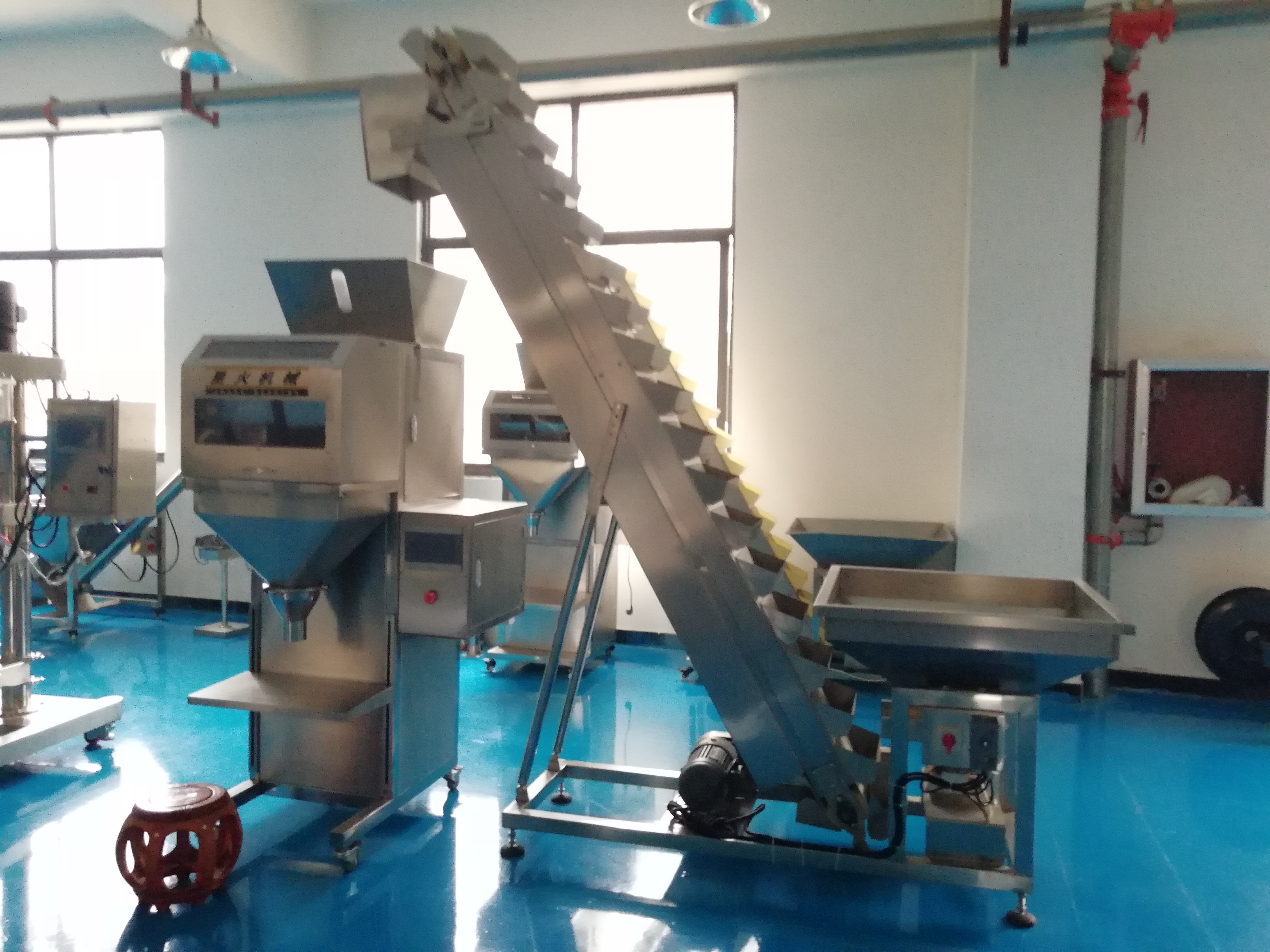 大袋松子坚果包装机勇担颗粒包装使命|食品包装机械设备