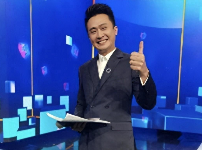 央视主持人王昊杨帆,携手主持《星光大道》,引收视热潮好评不断