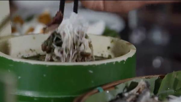 深度好文计划#在云南的多彩美食中,苦水撒撇以其独特的风味和制作