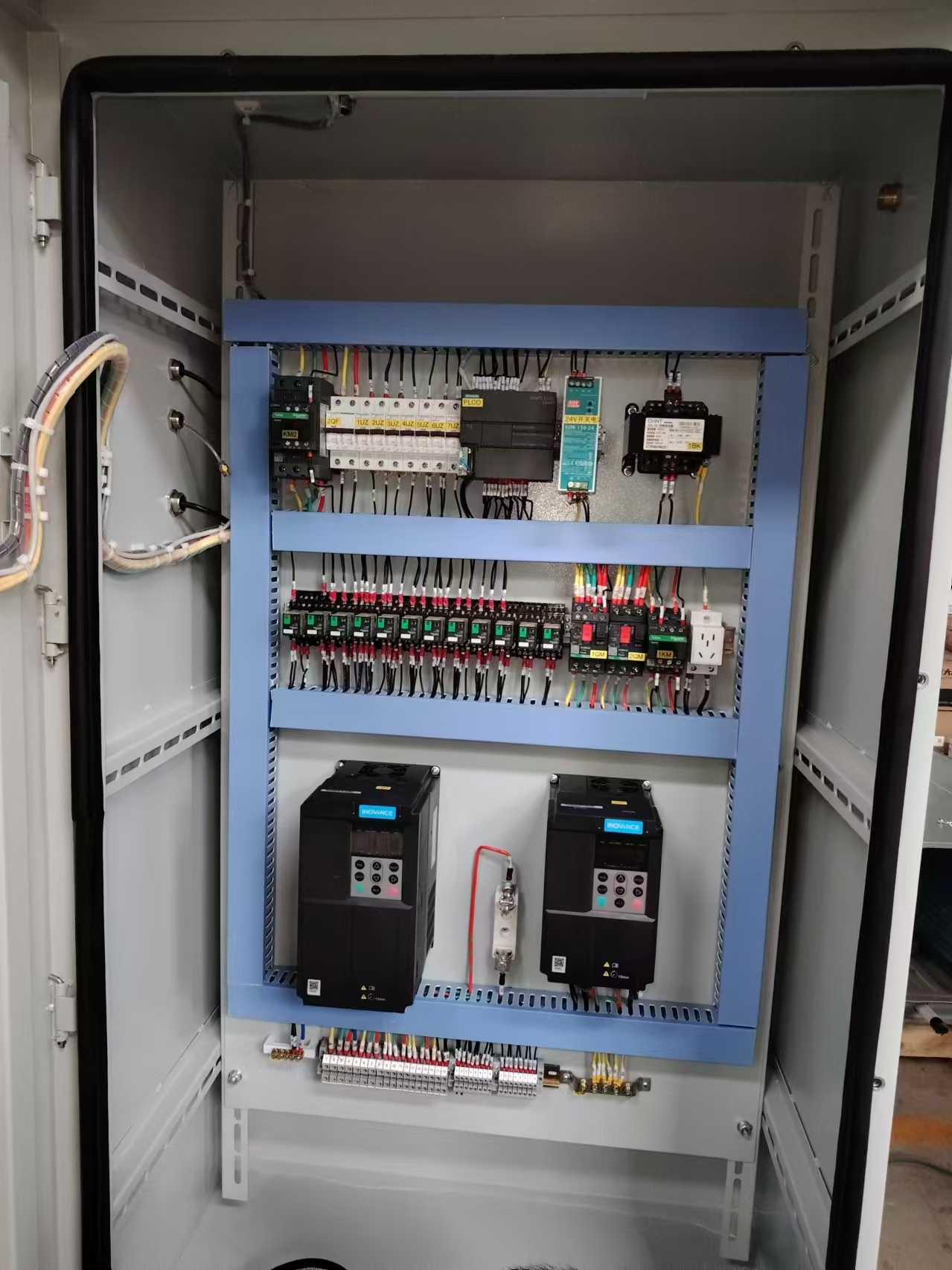 防爆变频器柜常用的散热方式