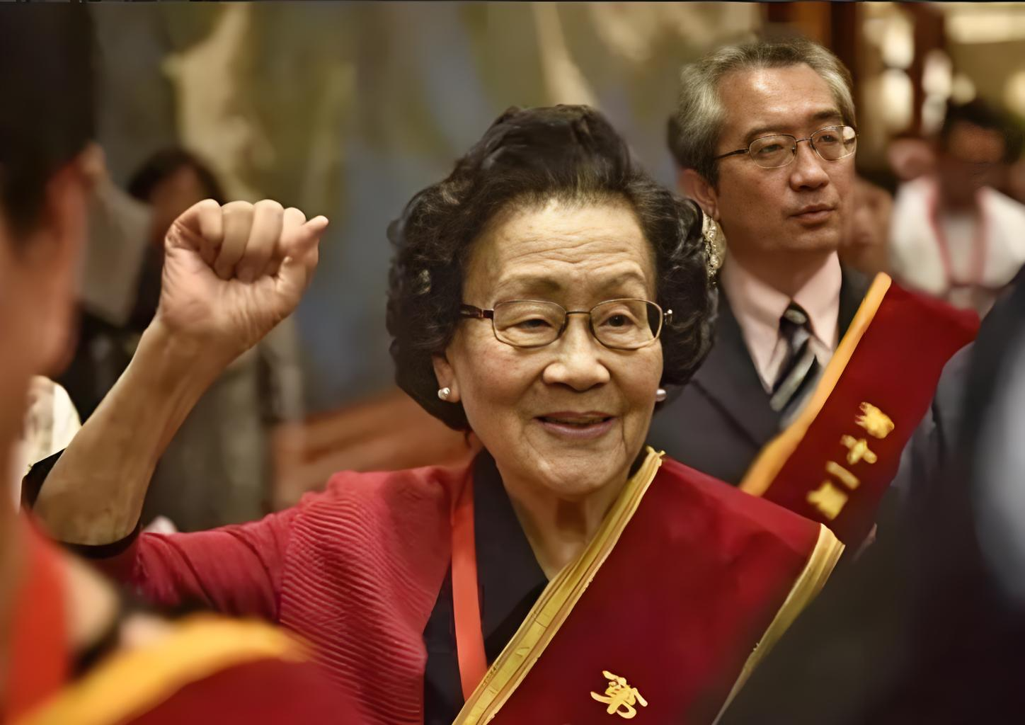 包含北京中医医院陈彤云知名专家团队成员黄牛票贩子号贩子联系电话的词条