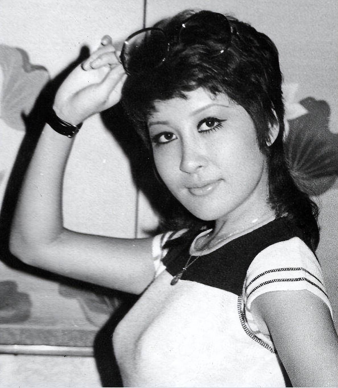 丁佩:李小龙情人,向华强前妻,舅爷张学良,李小龙死在她闺床上