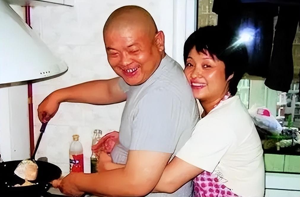 演员张秋芳:丈夫傅彪病逝18年后,儿子引导她在悲痛中坚强