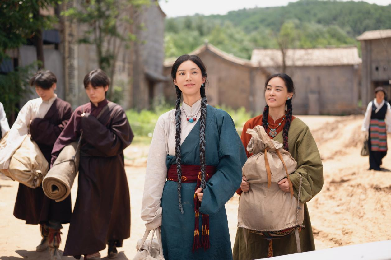 精品短剧《东山顶上》12月21日腾讯视频热血开播!