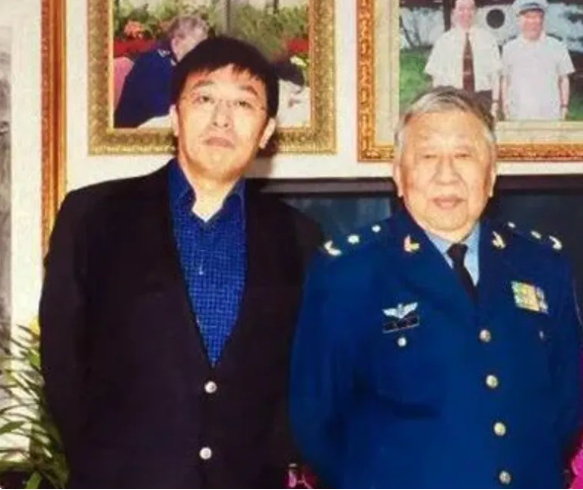 阎肃:与妻子恩爱有加,离世后遗产纠纷却让遗孀和儿子对簿公堂