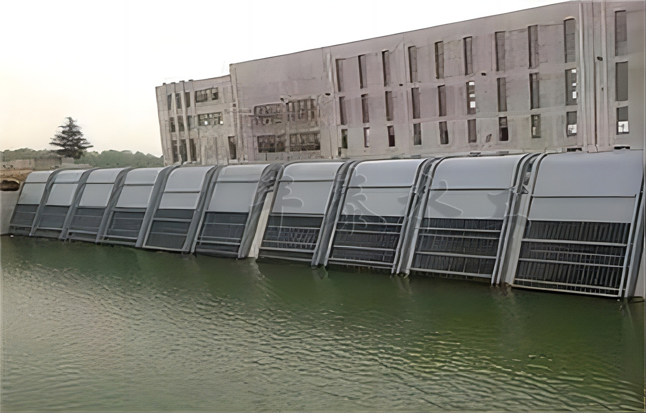 回转式清污机,水域因它而清澈美丽