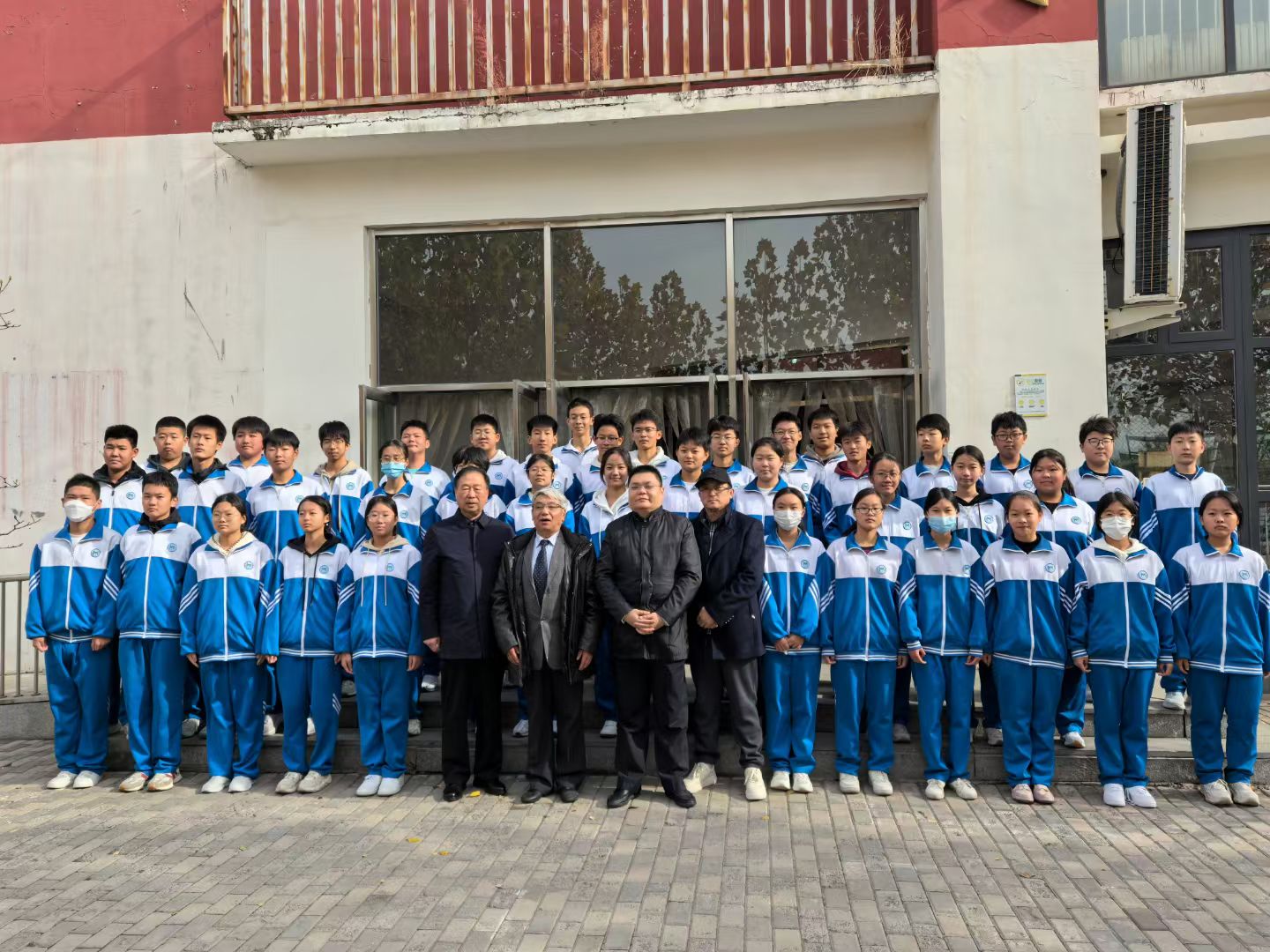 天津华明中学开展"弘扬延安精神培育时代新人"宣讲活动