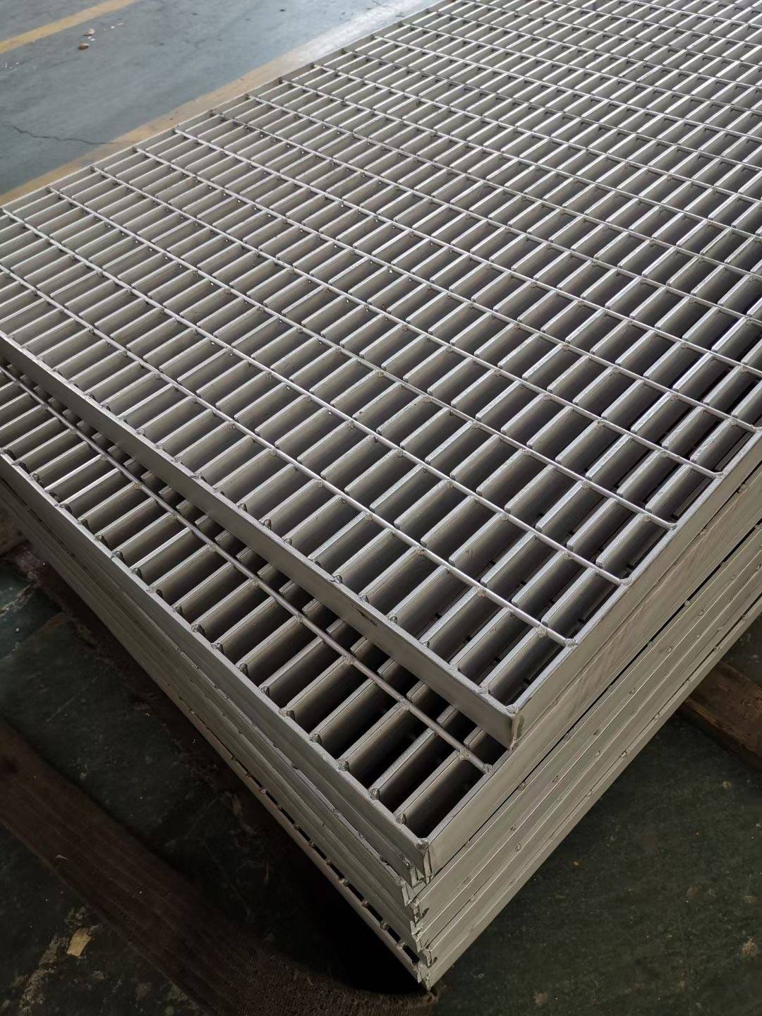 不锈钢钢格板规格