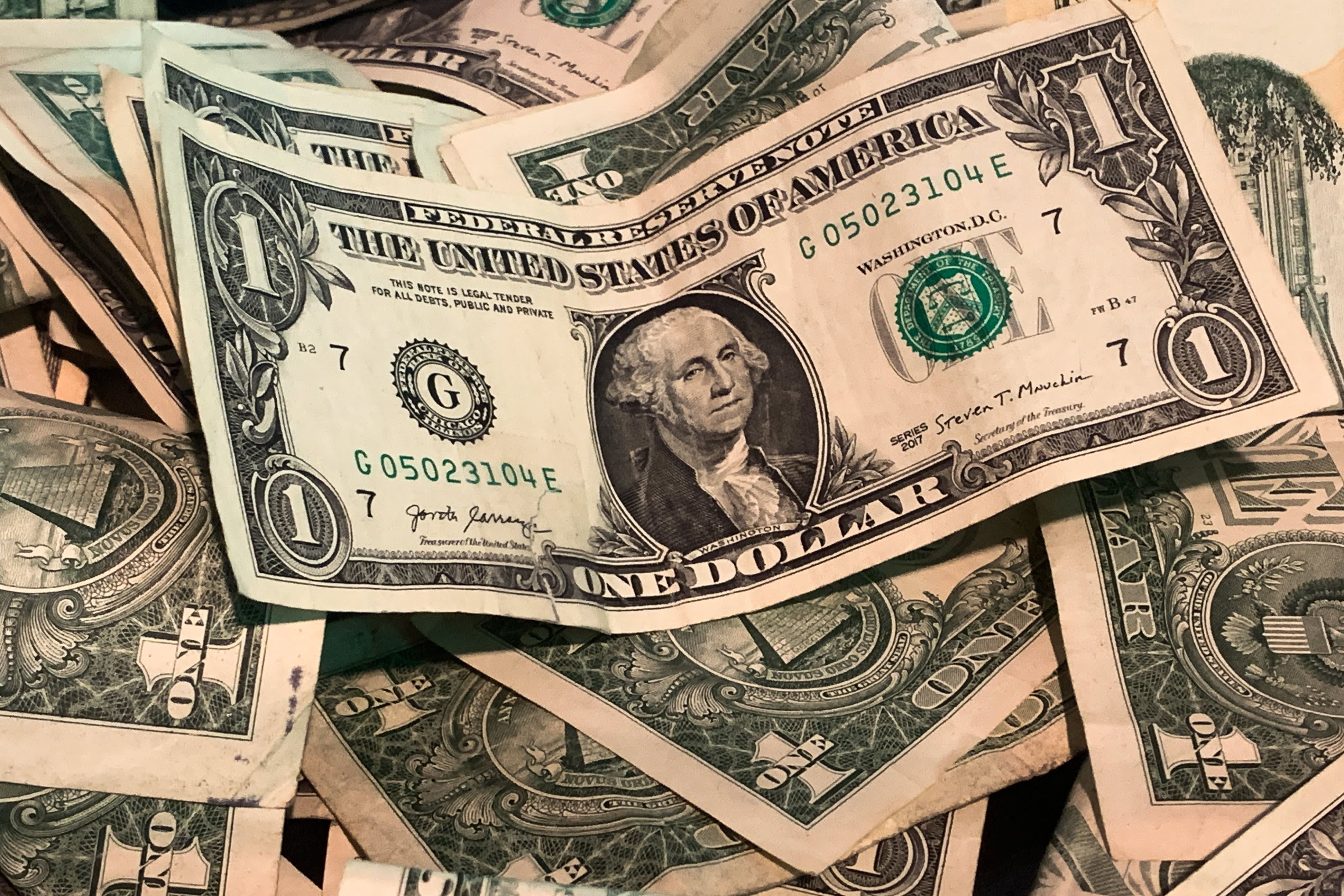 为什么要持美债