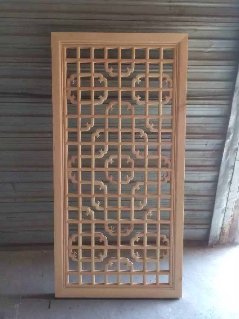 中式花窗,作为中国传统建筑艺术中的瑰宝,承载着深厚