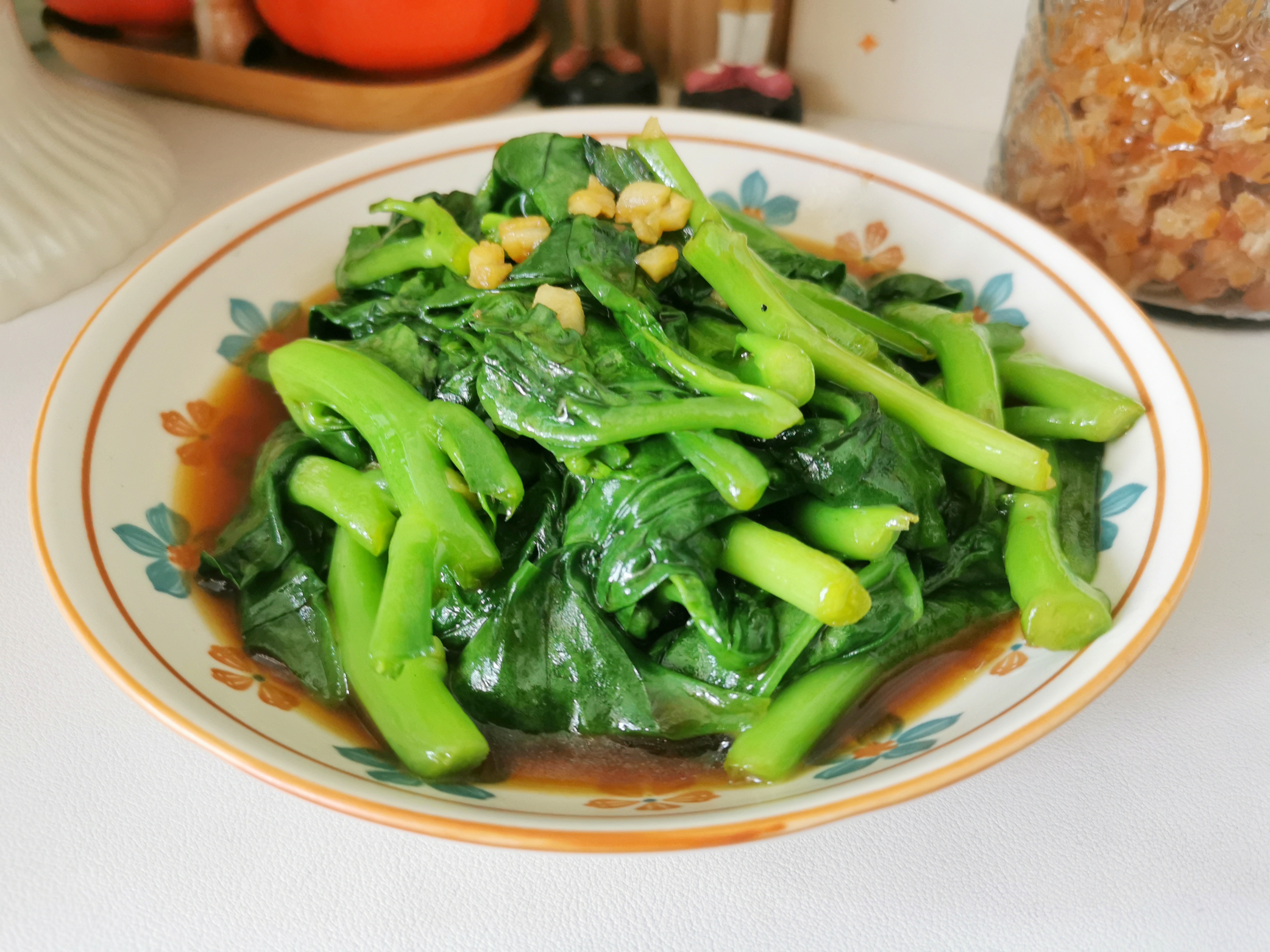 夏天,遇到这菜别手软,含钙量比牛奶高,随手一炒,给肠胃大扫除