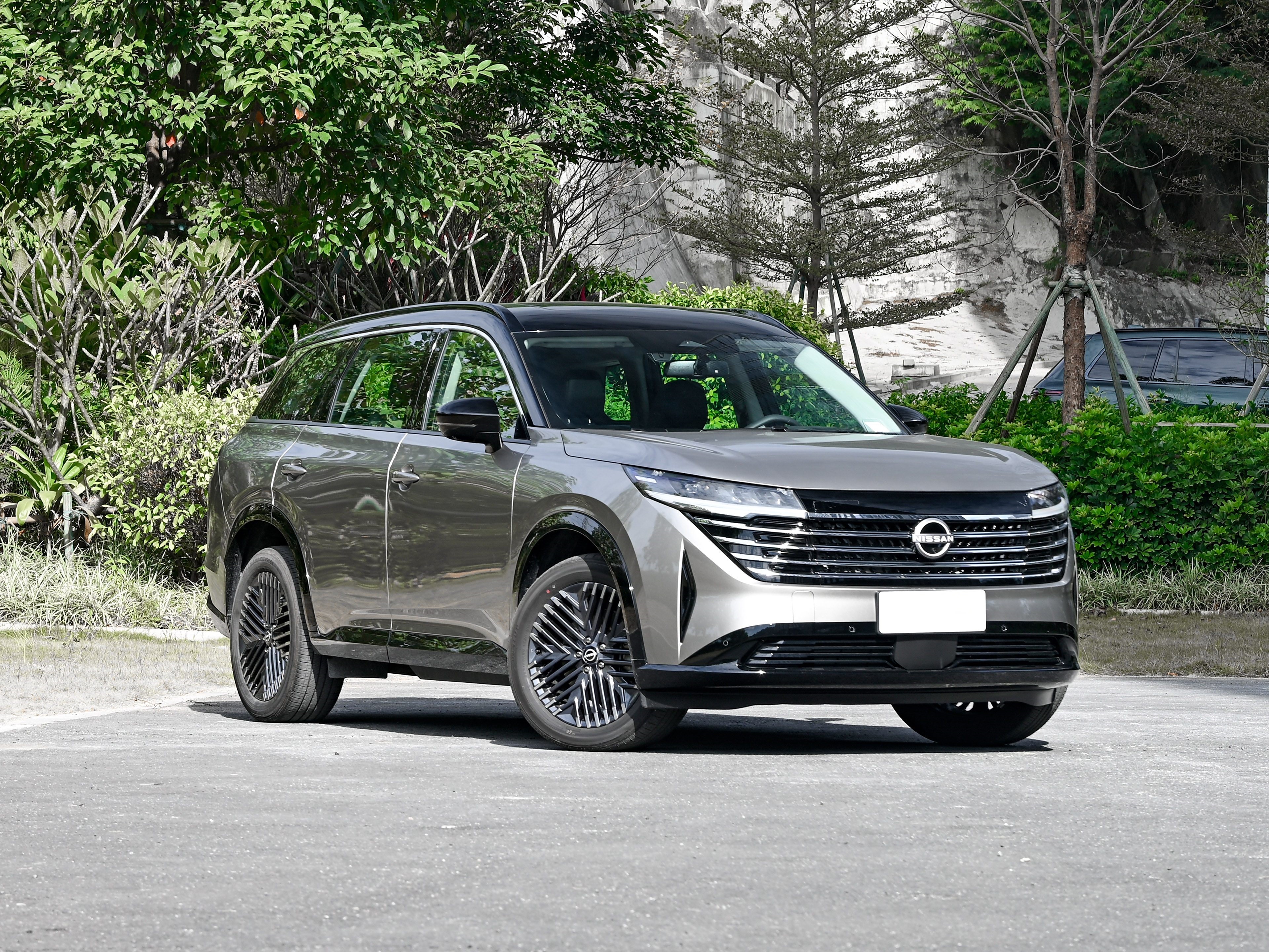 日产出手就是"王炸"!suv配7座,比汉兰达高一级,仅售21万多