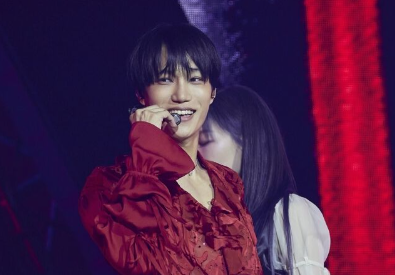 EXO KAI回忆首场个人演唱会盛况，裤子开裂引粉丝尖叫